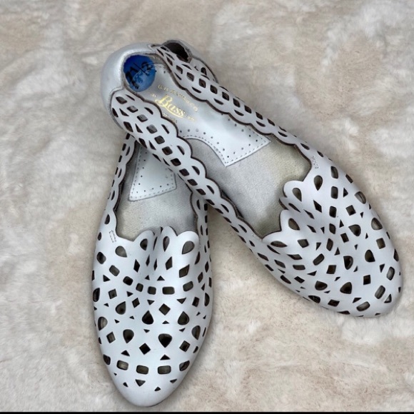 Flats - Picture 3 of 3